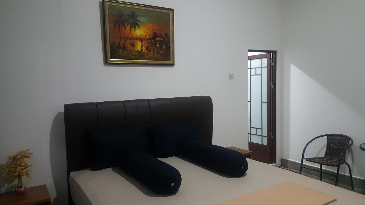 Sultan Guesthouse Тулунгагунг Екстер'єр фото
